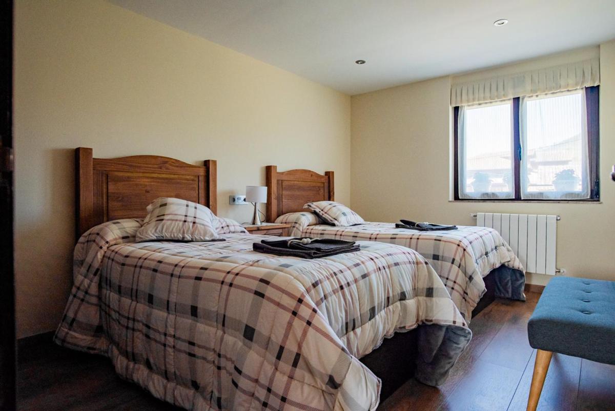 Apartamentos La Cortina Cangas de Onis Bagian luar foto
