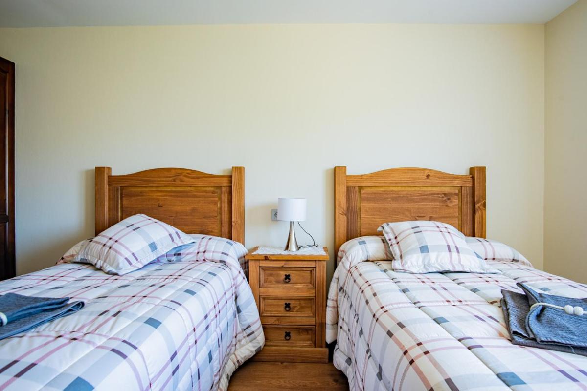 Apartamentos La Cortina Cangas de Onis Bagian luar foto