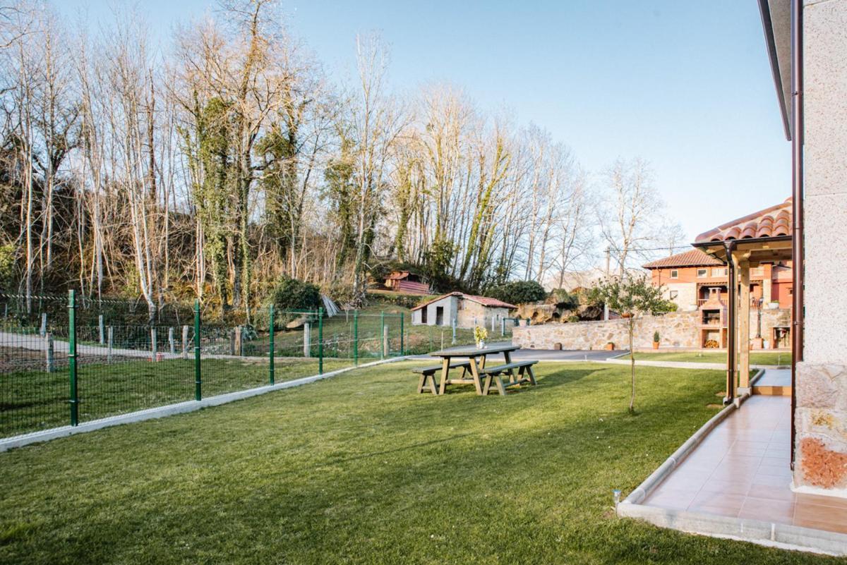 Apartamentos La Cortina Cangas de Onis Bagian luar foto